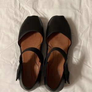 L’AmourDesPieds black open toe comfort shoe 8.5 size heel height about 2”